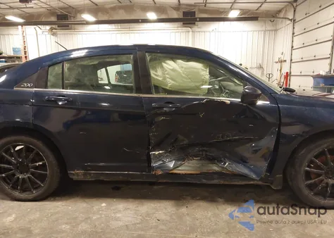 2013 Chrysler 200 Touring из США, поврежденный, VIN 1C3CCBBB2DN597633